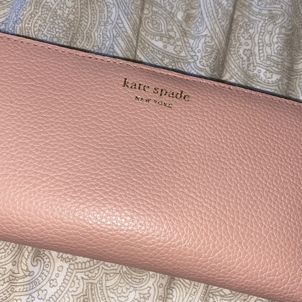 Kate Spade NWT Large Slim Bifold Wallet Eva Rosycheeks